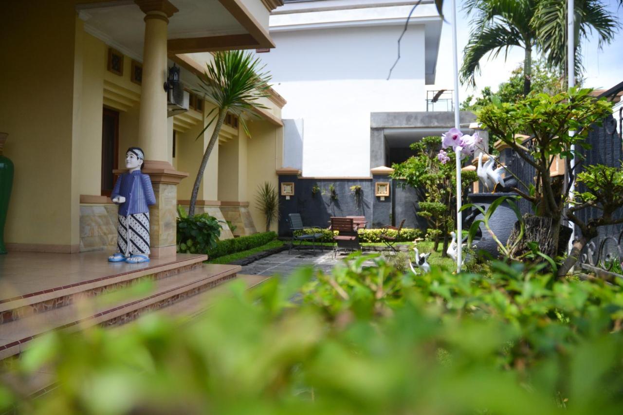Roemah Canting Homestay Yogyakarta Exterior photo