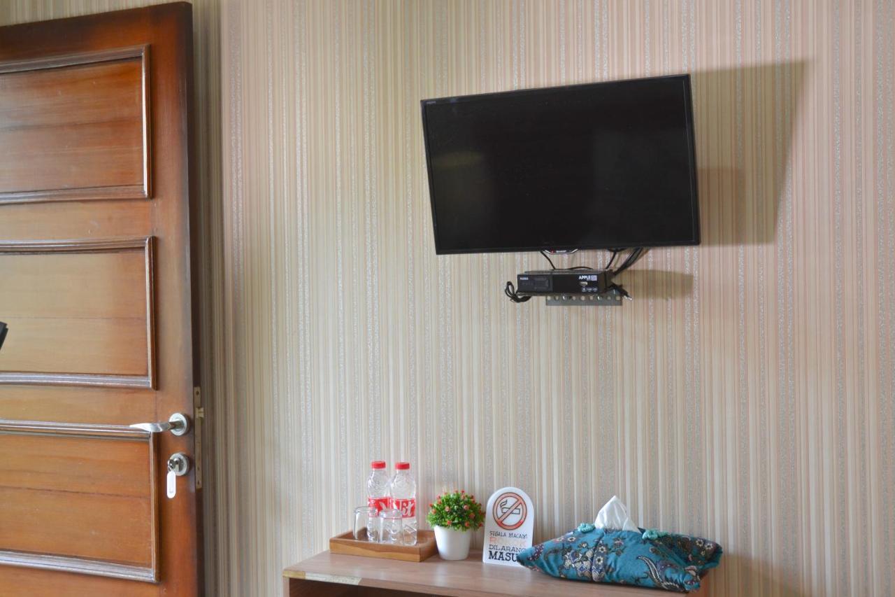 Roemah Canting Homestay Yogyakarta Exterior photo