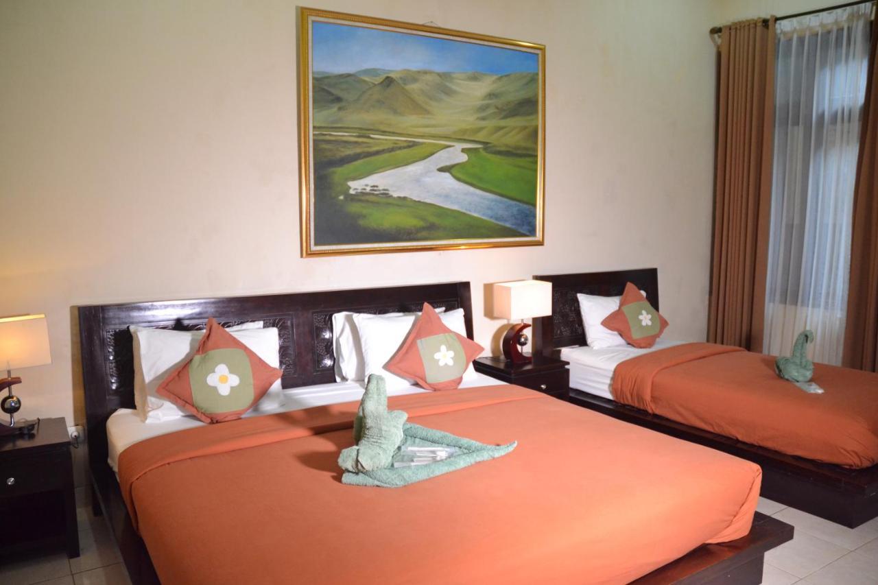 Roemah Canting Homestay Yogyakarta Exterior photo