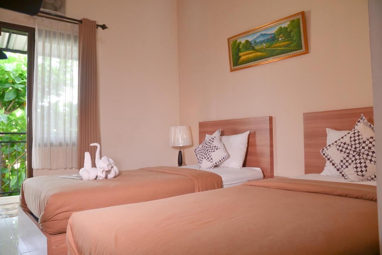 Roemah Canting Homestay Yogyakarta Exterior photo