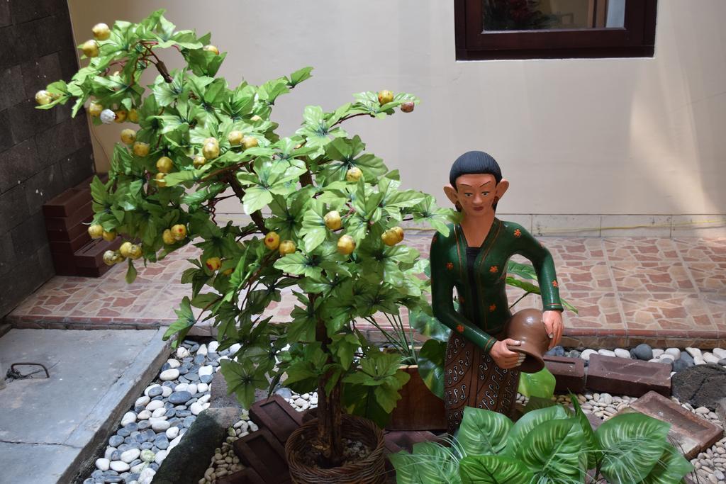 Roemah Canting Homestay Yogyakarta Exterior photo