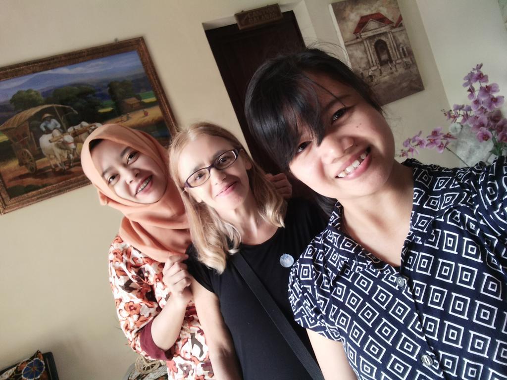 Roemah Canting Homestay Yogyakarta Exterior photo
